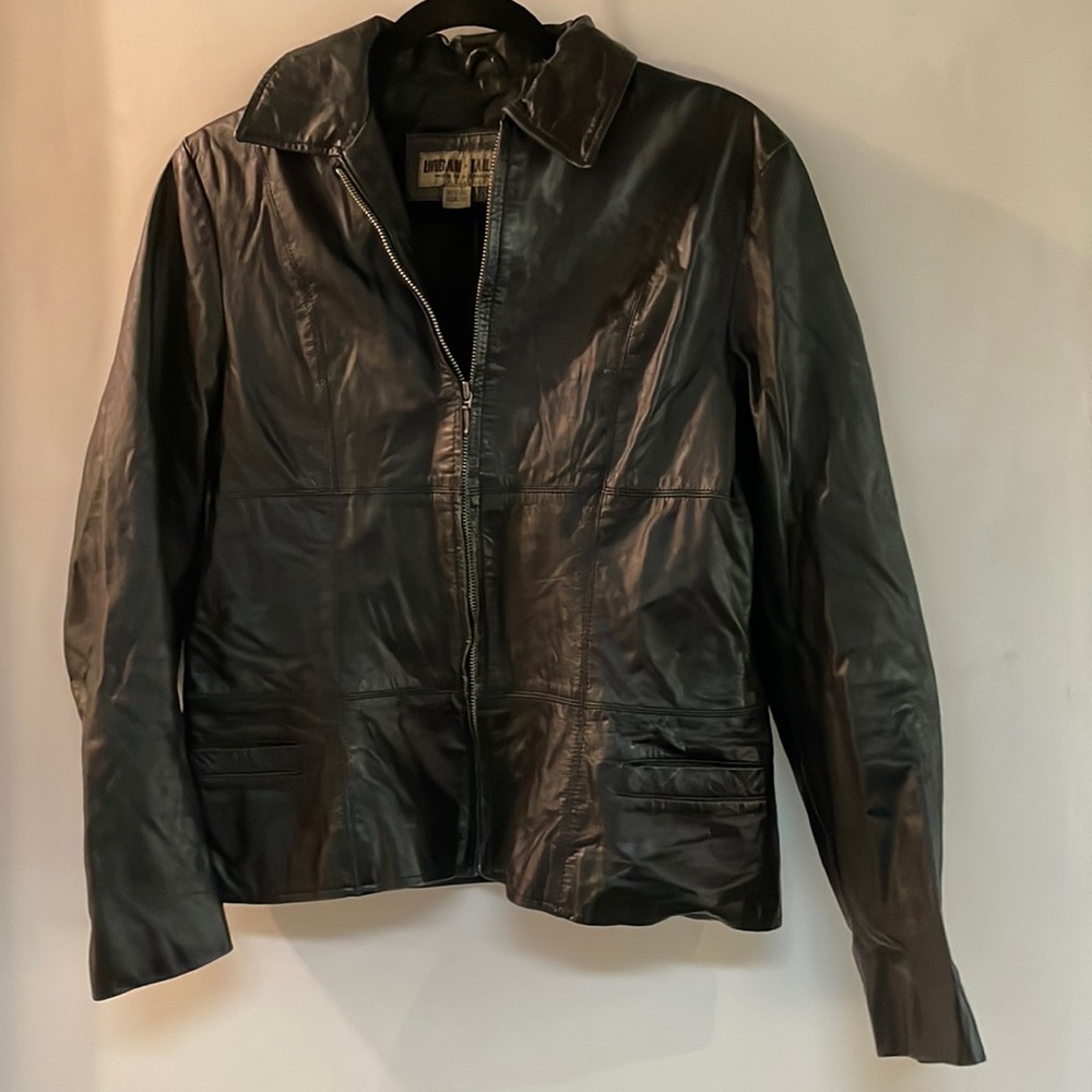 black leather jacket size 10 in US and 14 in AUS brand Urban Tailor